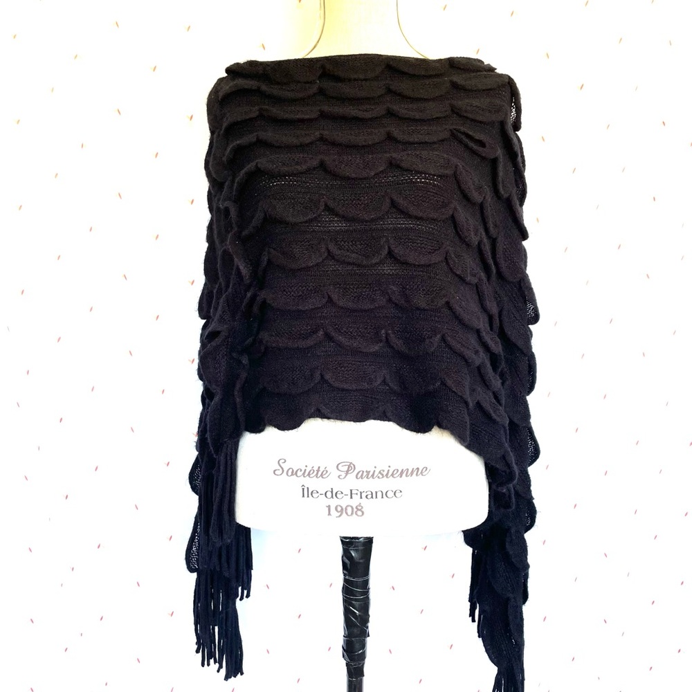 Women’s Poncho Fits up to Size 16